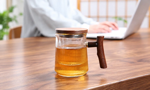 高端水杯市场升级，纯钛材质正在成为新的竞争方向