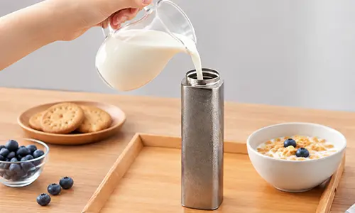 纯钛水杯可以用来装可乐和牛奶吗？